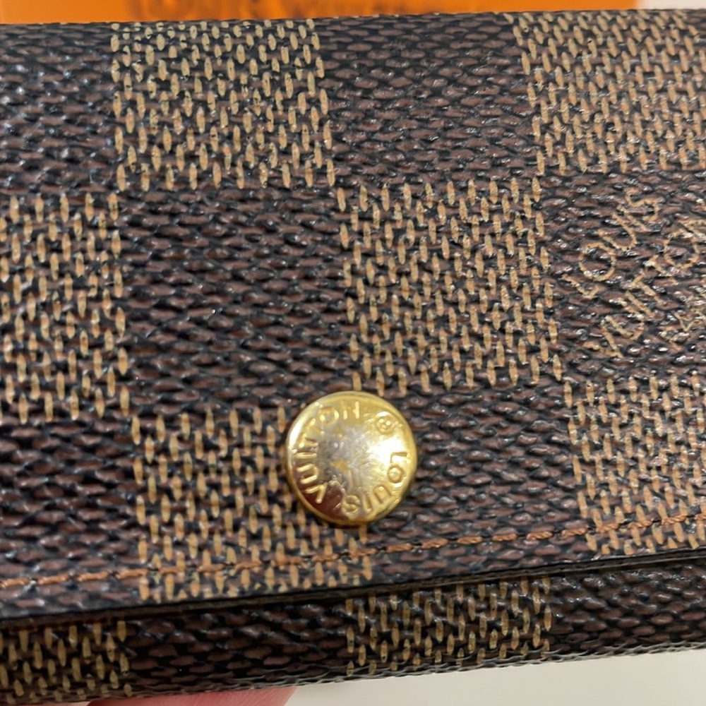 SOLD❤️Authentic LV DE 4 key holder 🔑 - Picture 10 of 15